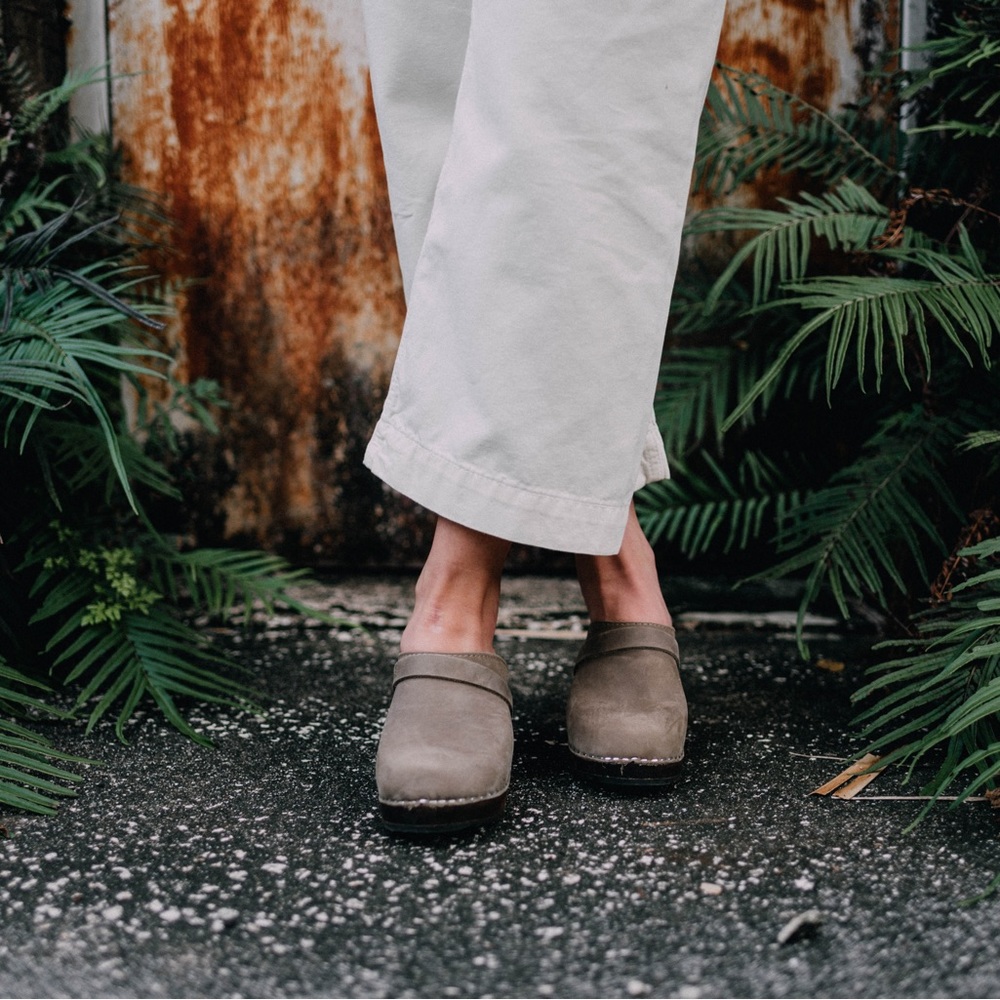 Lotta From Stockholm Olive Leather Clogs
